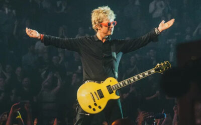 Billie Joe Armstrong using Sex Pistols’Steve Jones Les Paul guitar – Guitar World