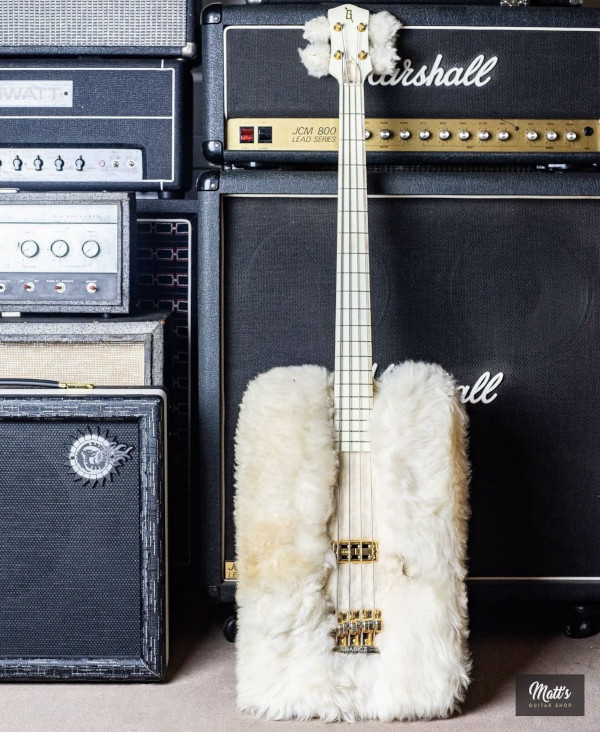 basse-en-fourrure-dusty-hill-zz-top-02 El bajo de pelo de Dusty Hill de ZZ Top