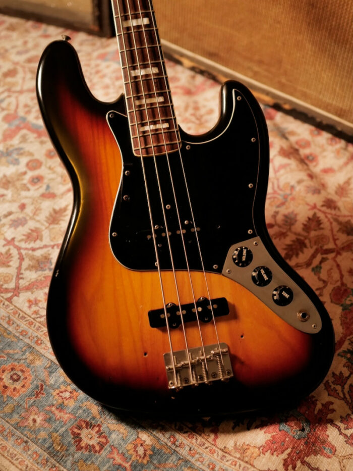 Fender Jazz Bass 1978 sunburst ex Adam Clayton – U2