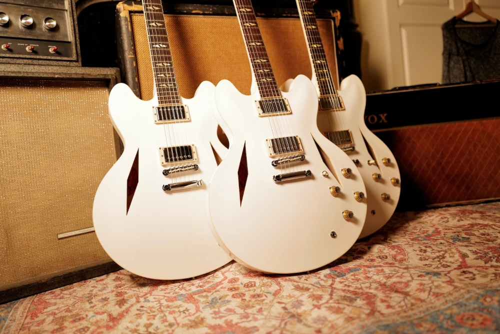 Gibson Dave Grohl DG 335 Alpine White – Image 3