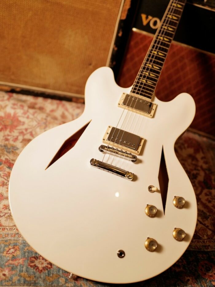 Gibson Dave Grohl DG 335 Alpine White