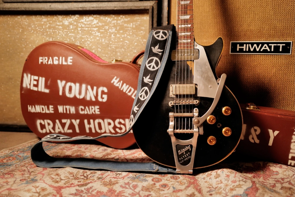 Gibson CS makeover “Neil Young style” ex Kirk Hammett – Image 2