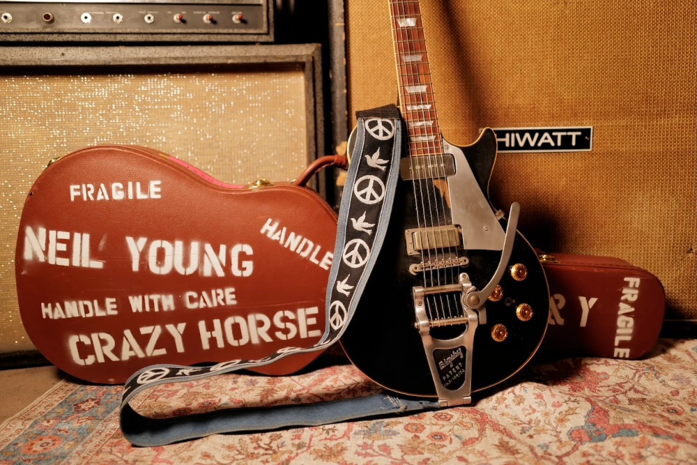 Gibson CS makeover “Neil Young style” ex Kirk Hammett – Image 3