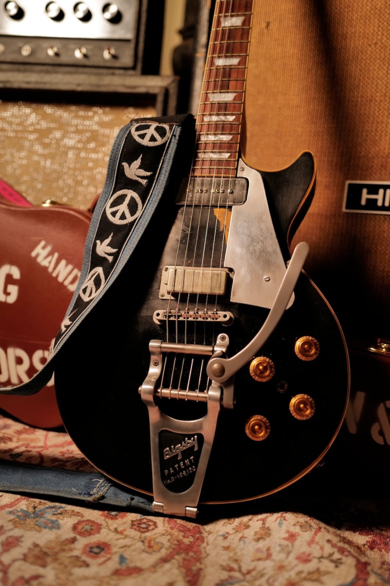 Gibson CS makeover “Neil Young style” ex Kirk Hammett