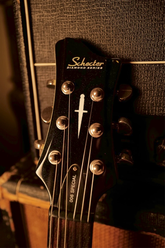 Schecter Diamond series 006 special ex The Cure – Image 5