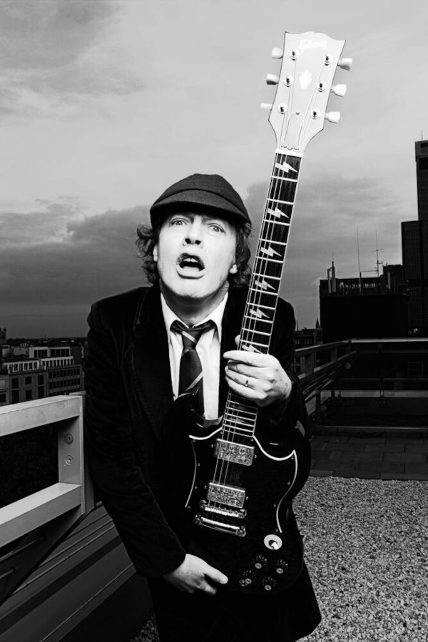 Biographie Angus Young