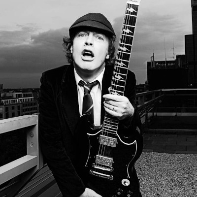 Biografía de Angus Young