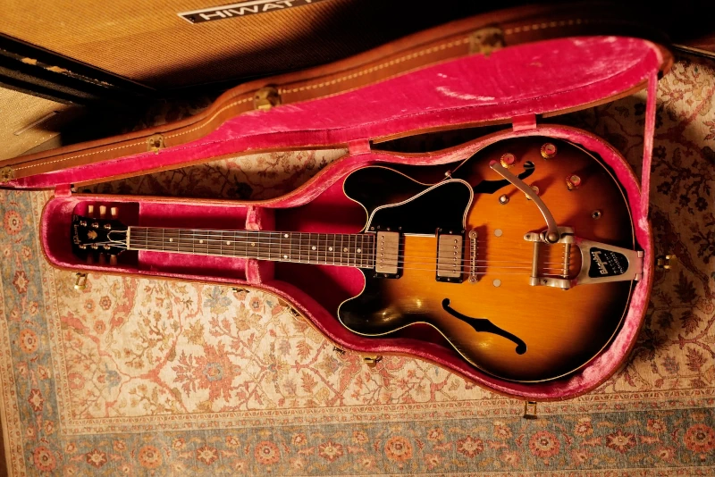 Une ES-335 au cœur de l’univers de John Frusciante