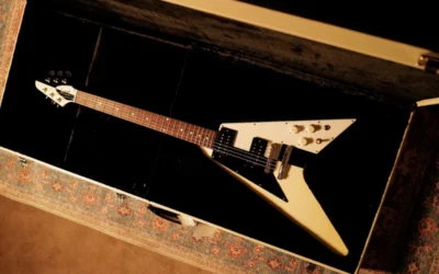 Michael Schenker au sommet : une Flying V d’exception avec Gibson… à écouter en vidéo