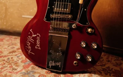 Une Gibson SG entre légendes : de Robby Krieger à Tommy Henriksen